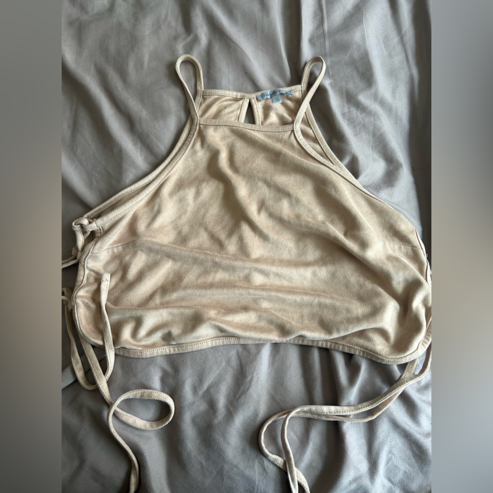 Charlotte Russe tie side crop top
